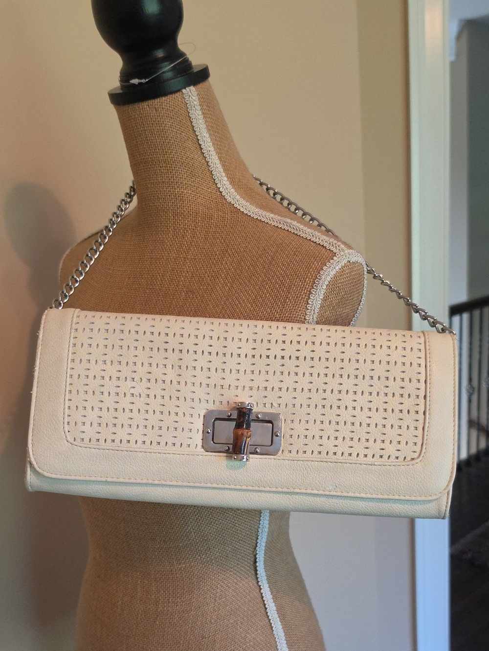 Cream Woven Shoulder Bag with Chain Strap